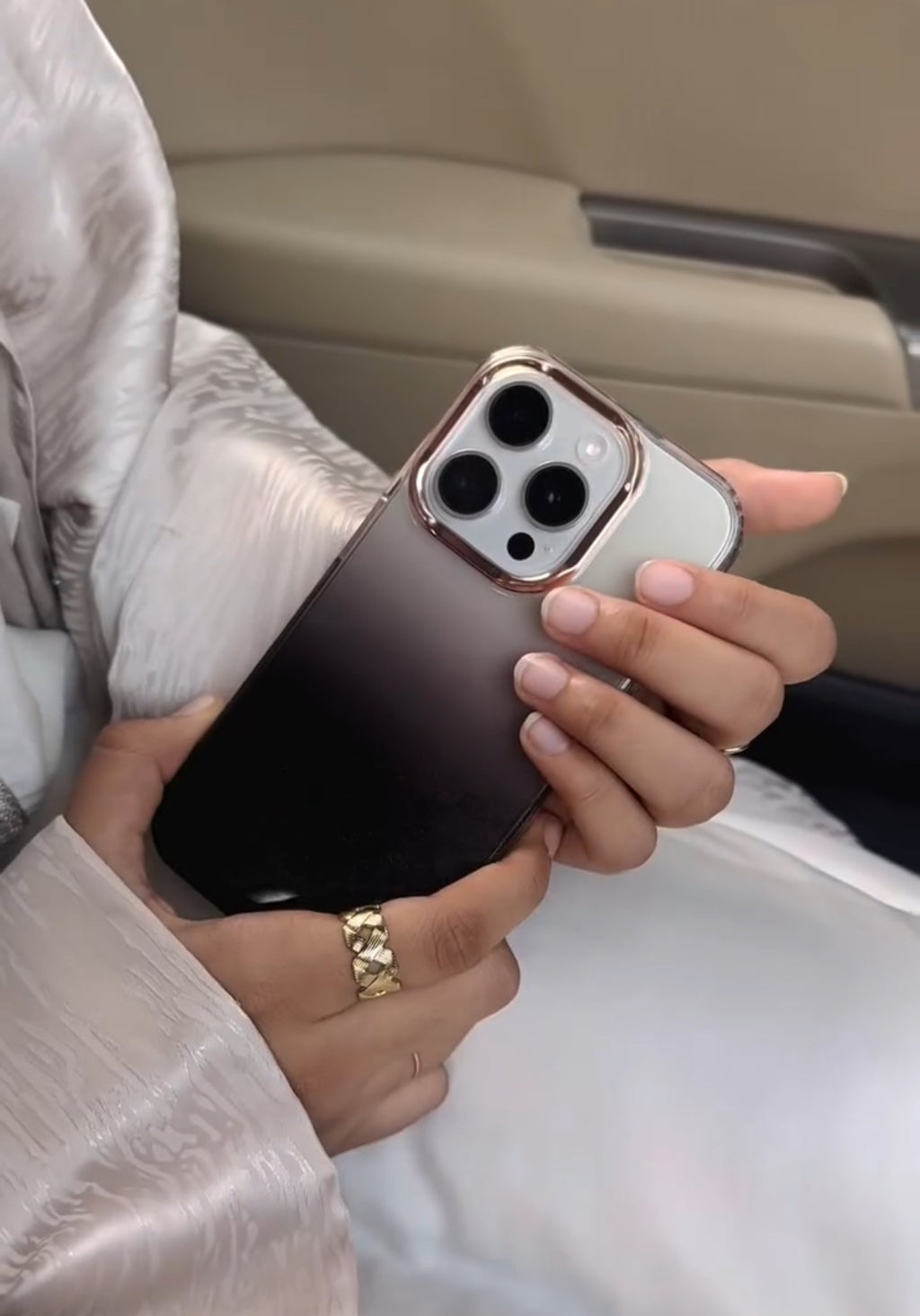 Dual shimmer case