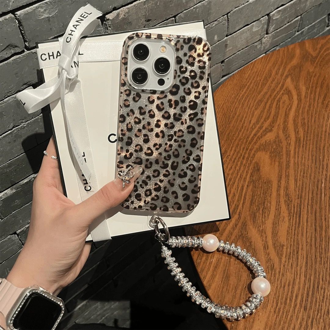 Leopard with charm case